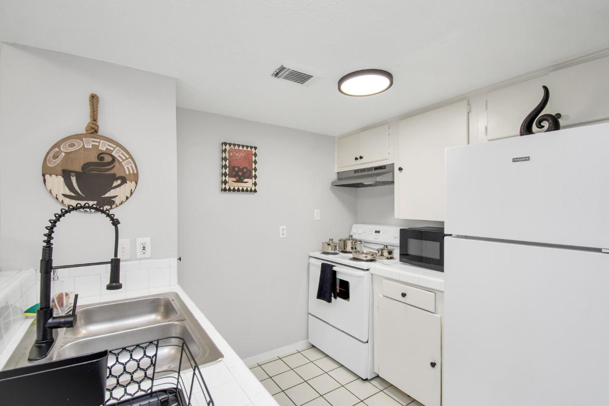 Апартаменты Unique Heights 1Br Apt Sleeps 4 Хьюстон Экстерьер фото